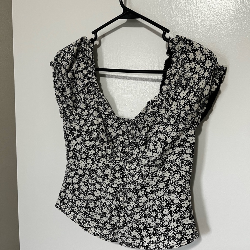 Heartloom Black/White Floral Top